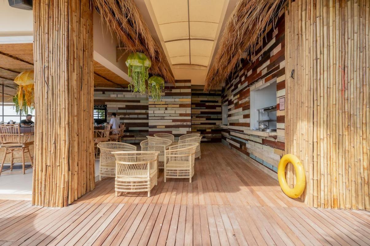 Poppy Beachfront Residence Rawai Chambre photo